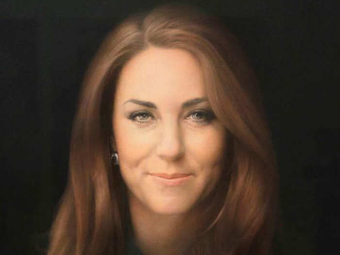 When artist Paul Emsley unveiled his official portrait of Kate Middleton, it generated a lot of controversy and criticism, but became one of the most talked-about works of art this year.