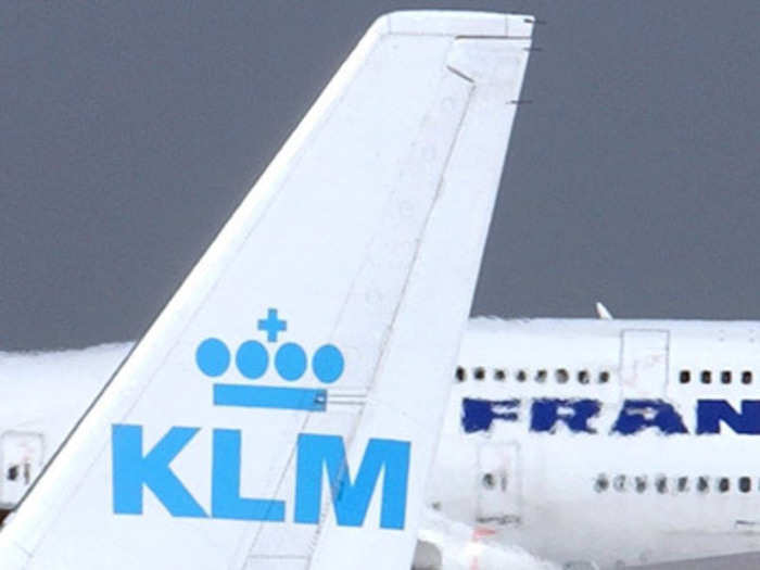 Stolen KLM Air cargo truck provided cover for brazen runway robbery.