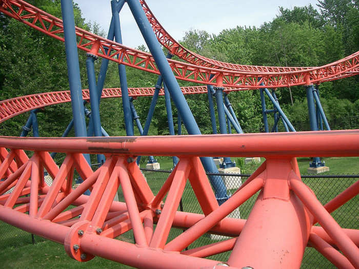 Man falls to his death after being thrown from the Superman: Ride of Steel roller coaster