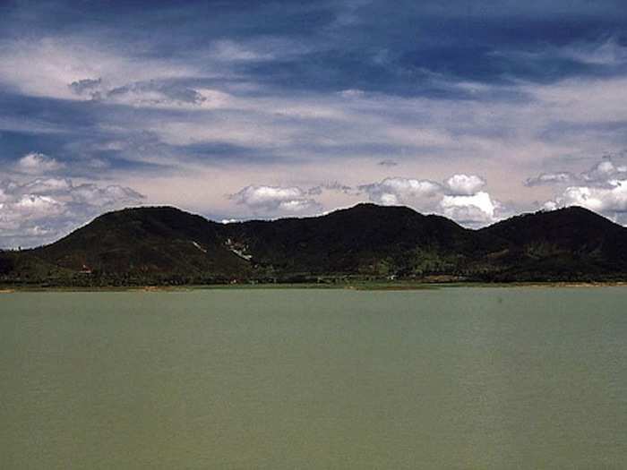 Shenzhen Reservoir, 1980. Looking east. I would not post such an 