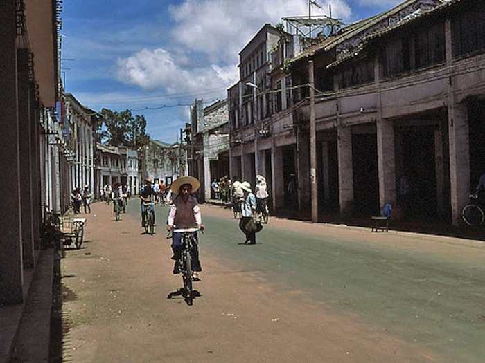 Street scene, Shenzhen, 1980.