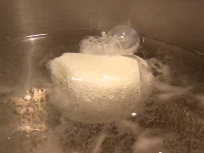 At two minutes you can already see the egg has formed a perfect little pouch. This is a result of the vinegar in the water and the 10 second pre-boil. Let it continue to cook.