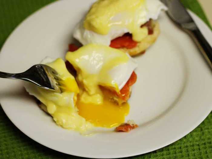 The egg is ready for eggs Benedict or any other dish you can think up. Bon appetit!