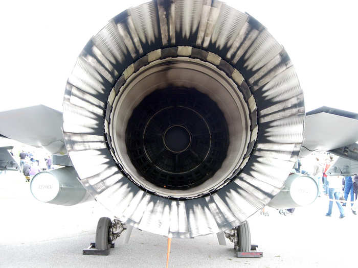 Power comes from a Pratt & Whitney or General Electric engine capable of 27,000 pounds of thrust.