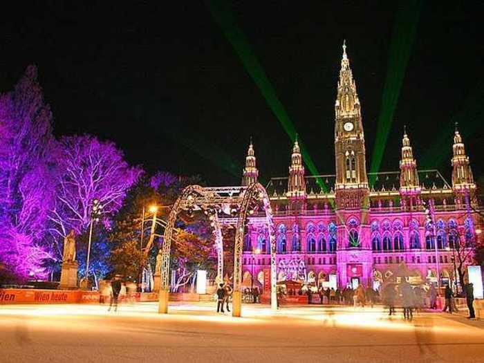 In the winter, the Viennese can go to Wiener Eistraum ("Vienna Ice World"), a gorgeous 75,000-square-foot ice skating rink located in the City Hall Square.