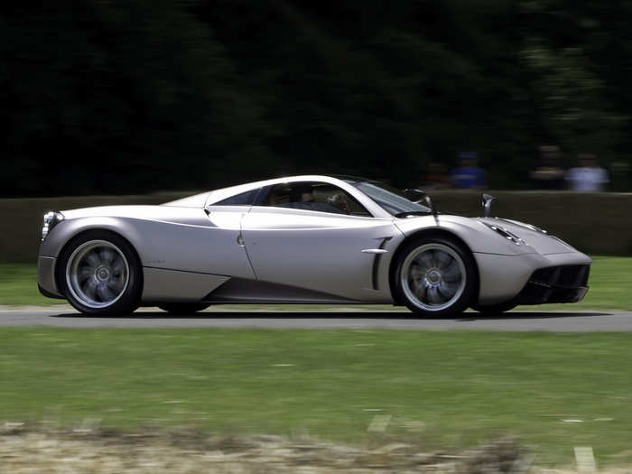 For help slowing down, Pagani included brake flaps, similar to what airplanes use during landing.