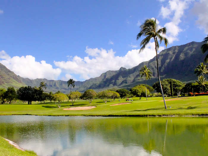 Just two miles from this plush Oahu country club and world-class golfing ...