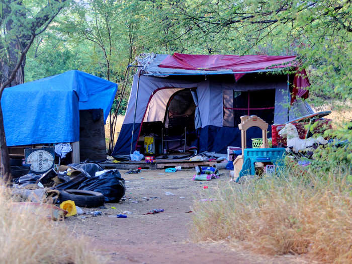 This Waianae tent community is just one of many in this native town. Together they contain 1,000 to 4,000 people.