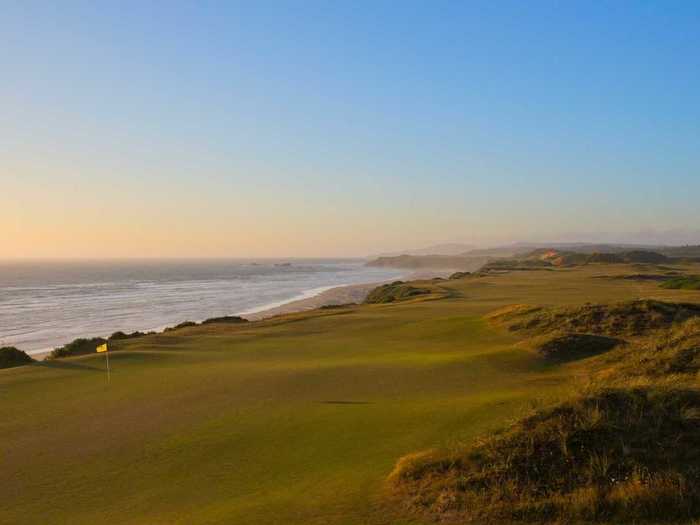 Located on the Southern Oregon Coast, Pacific Dunes is regarded as the best at Bandon Dunes Golf Resort and one of the finest in the world. The 16th hole is a real gem, with its short par four and sloping green.