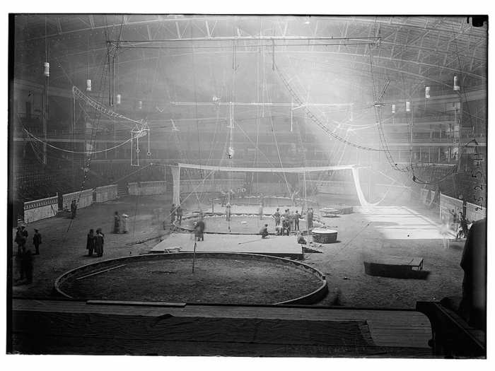 Madison Square Garden III, Manhattan (boxing, basketball, hockey)