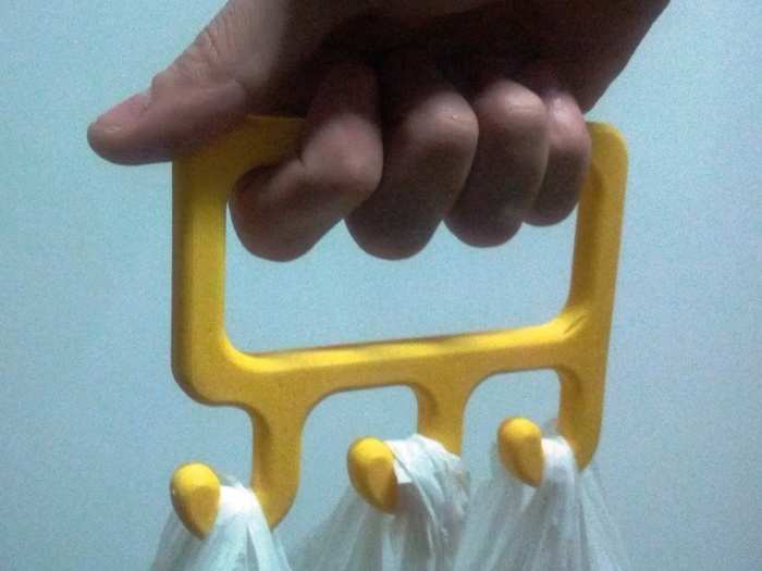 If you need a hand with the groceries, you can print a bag holder to make it a little easier.