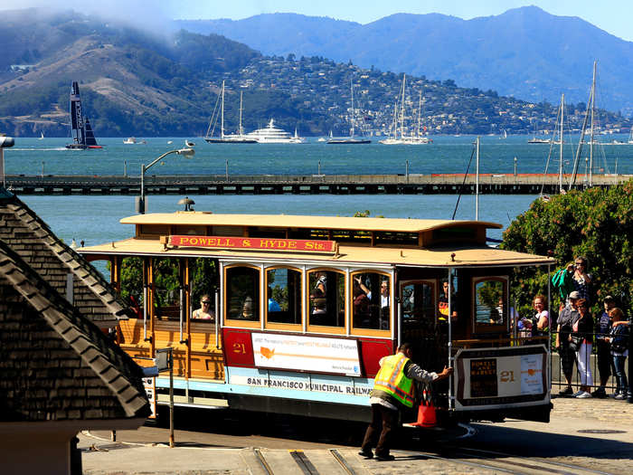 The race is viewable from a cable car turn-around on Hyde Street.