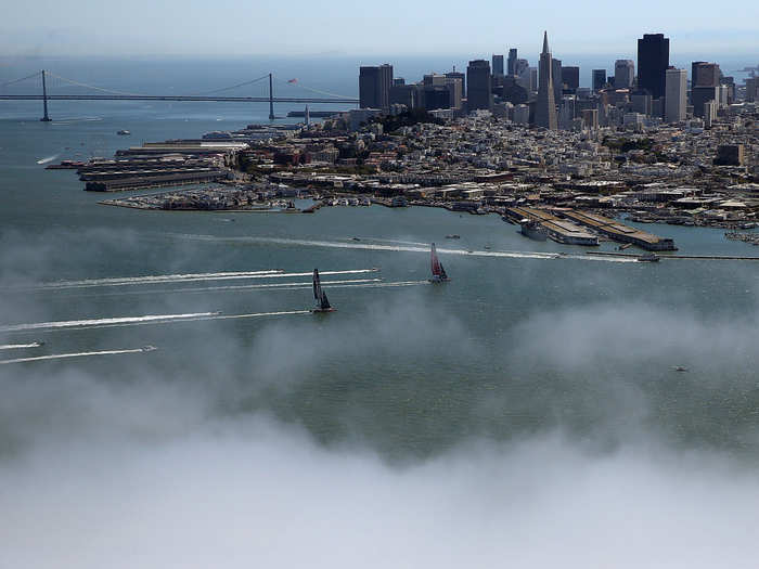 The fog creeps in during Race 3.