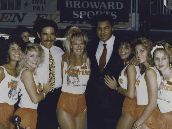 Muhammad Ali stopped to eat at a Hooters.