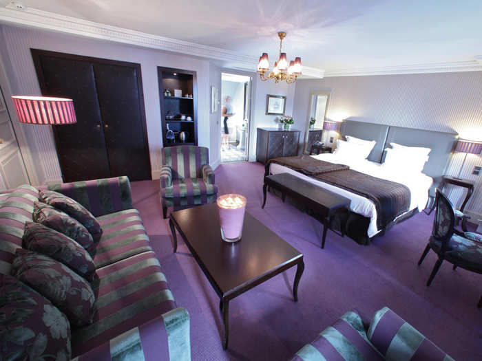 14. Champs Elysees Plaza Hotel (35 Rue De Berri): $594 per night