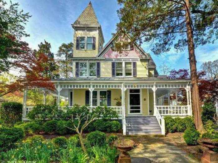 This charming house used to belong to the mayor.