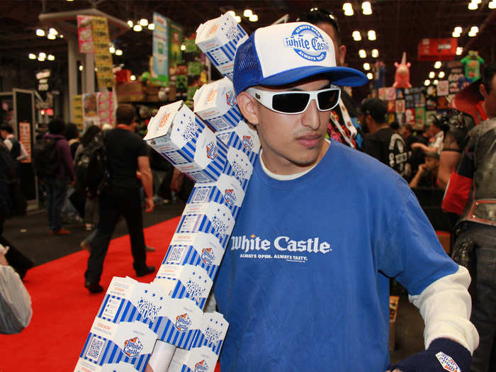 This fellow fast food junkie used more than 30 White Castle hamburger cases to make his own keyblade.