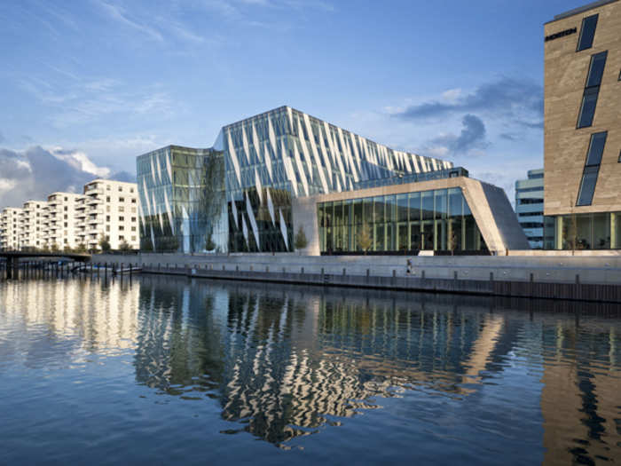 Saxo Bank, Hellerup, Denmark — Architects: 3XN Architects.