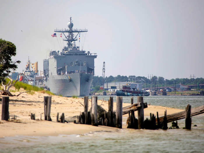 The Ashland is filled with a fresh crew and may have an LCAC inside.