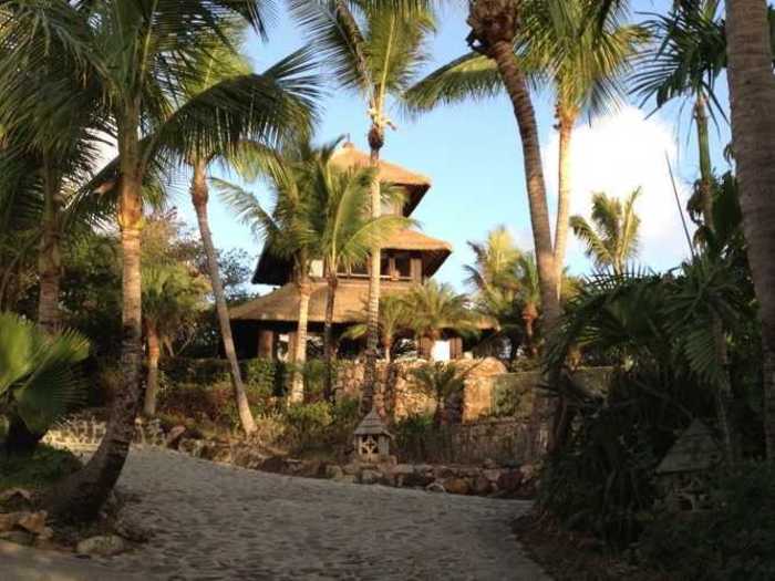 Now explore Necker Island.