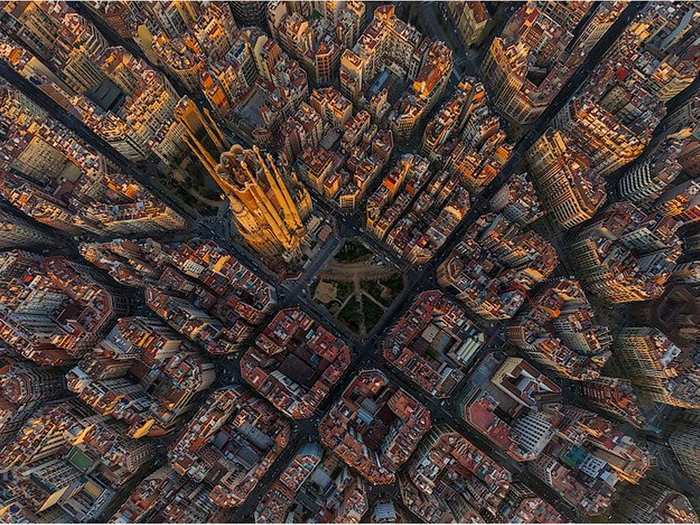 AirPano also includes virtual tours of the cities they photograph. This is Barcelona, Spain.