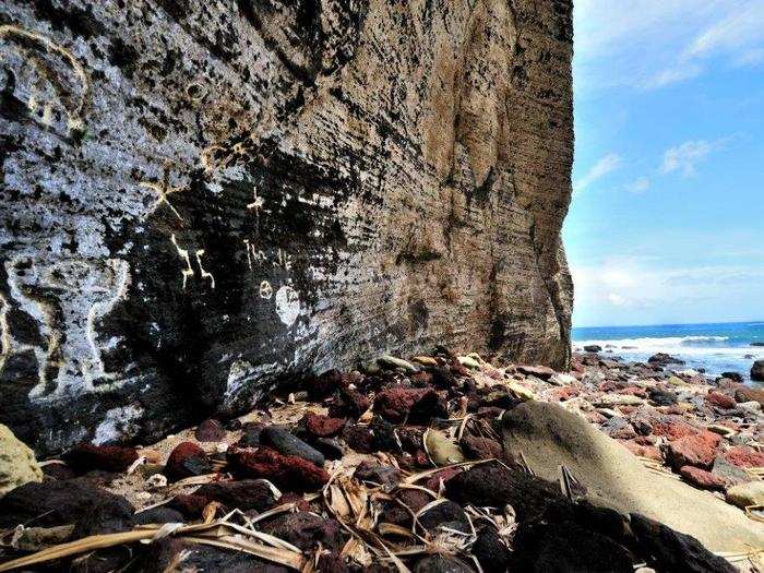 Prior to the arrival of the mutineers, Polynesians were the first settlers on Pitcairn. Here is a picture of ancient petroglyphs found on the southeast side of the island.