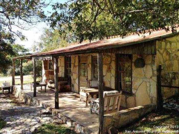 This Texas ranch comes with 18 structures.