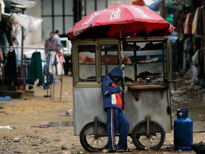 28. Door-to-door sales workers, news and street vendors, and related workers