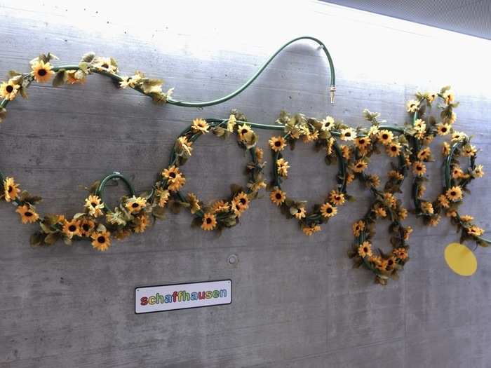 A flowery Google sign.