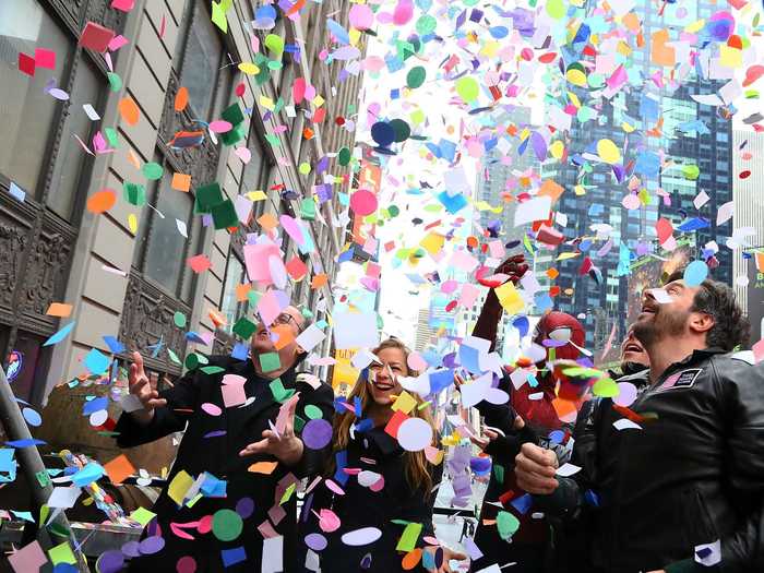 The confetti is tested before New Year