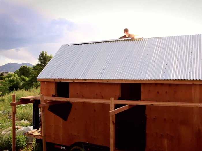 A Colorado couple prefers to live in their 124-square-foot mobile in the middle of nowhere.