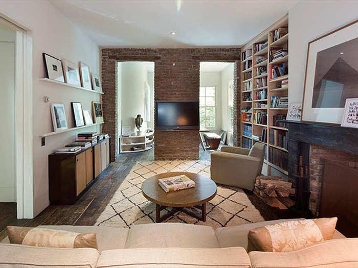 Leibovitz, known for her celebrity photographs, put her personal touch on the home in each room.