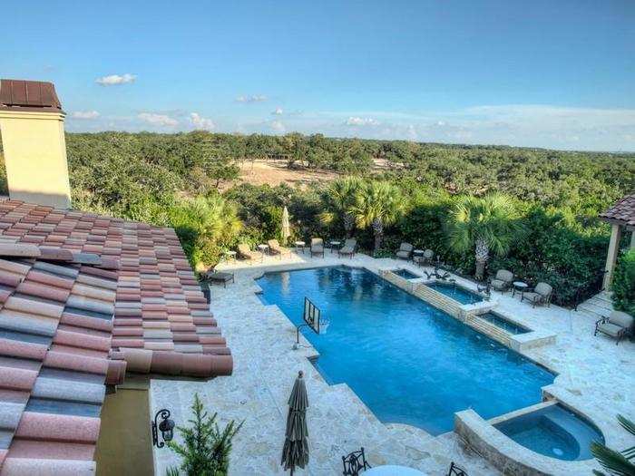 An awesome view of the pool and the surrounding Shavano Park.