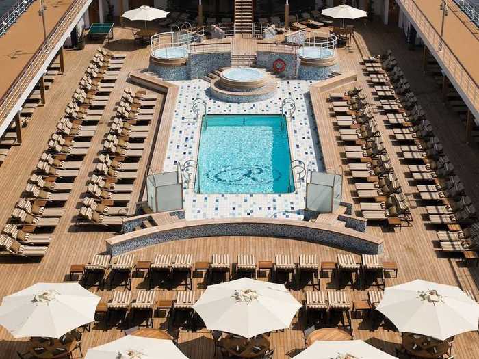 5. Regent Seven Seas Cruises: Seven Seas Mariner