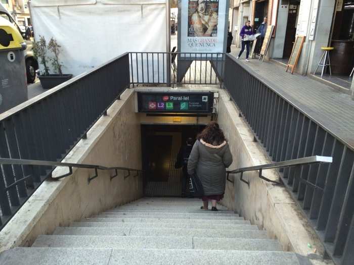 Down the Barcelona metro, we go!