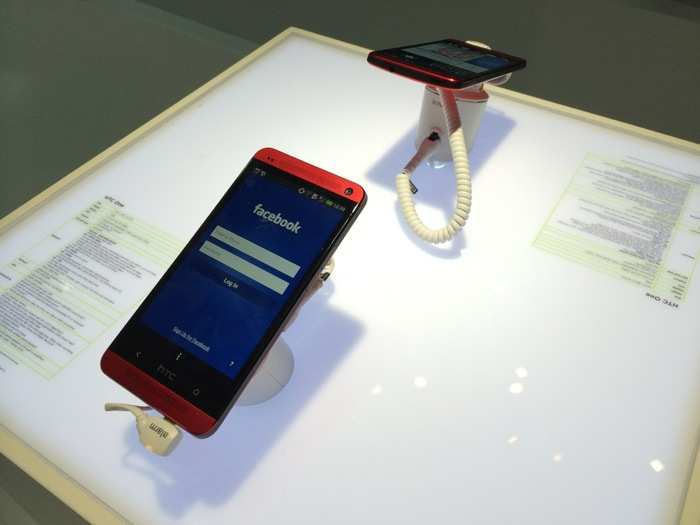 They also have HTC one phones on display. Poor HTC One. A high quality phone that few people want to buy.