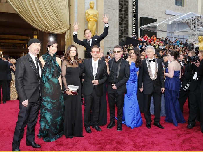 Sorry Meryl, but Oscar red carpet glory goes to Benedict Cumberbatch for photobombing U2.