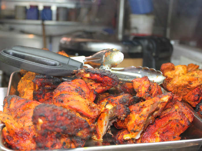 Tandoori chicken is a typical Indian dish.