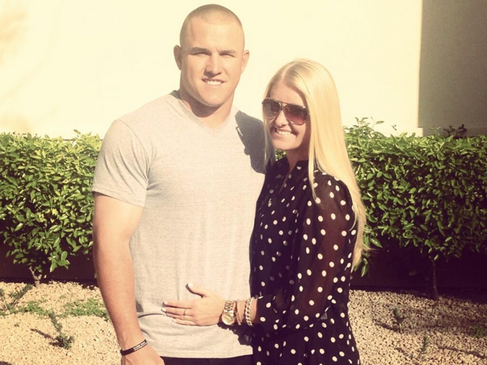 Jessica Cox is dating Mike Trout. They