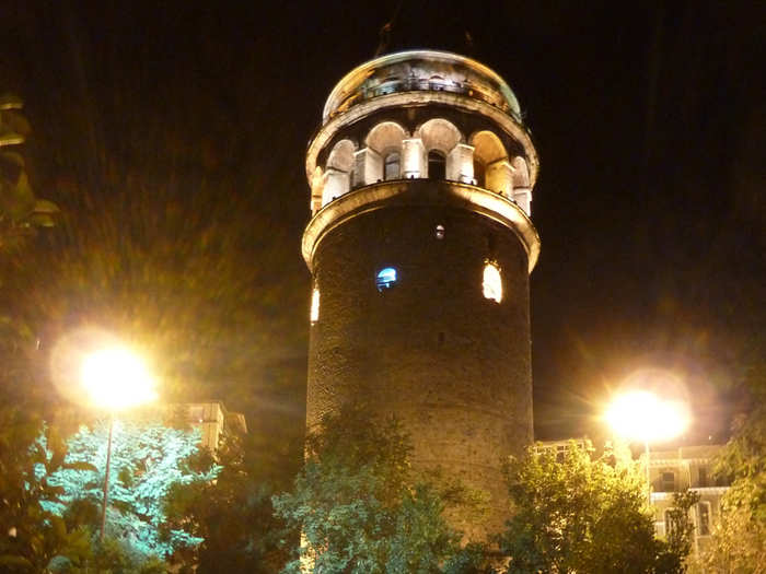 At night, the area around the Galata Tower becomes a meeting place for students and hippies, who sit around the base of the historic tower with beers, guitars and drums.