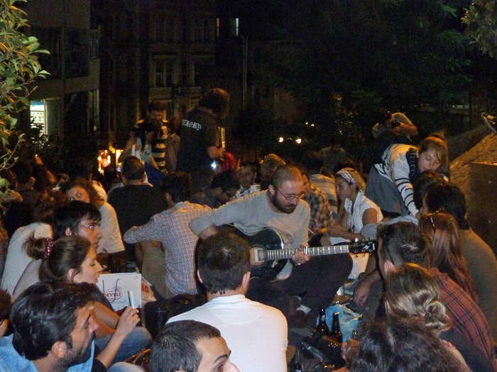 There are impromptu guitar circles and jovial live music here nearly every night.