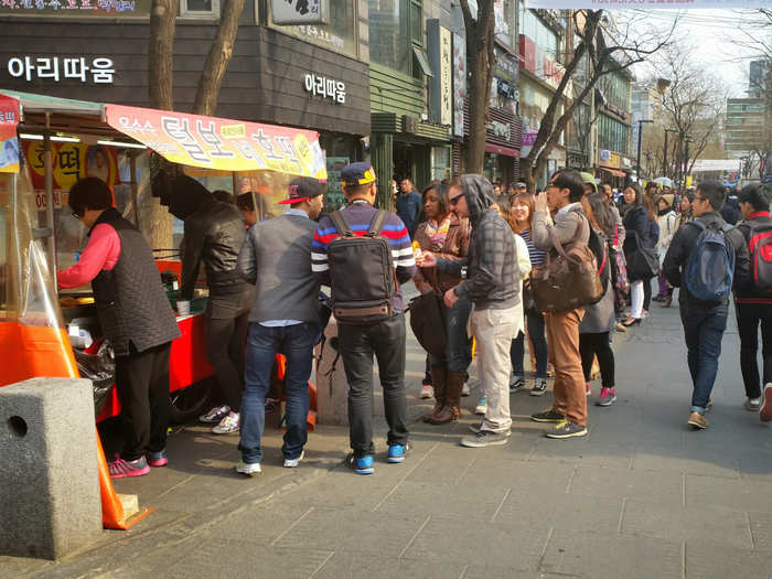 Sweet stuff seemed to be the most popular in Insadong.