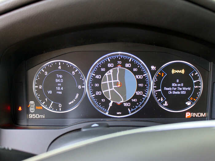 The dashboard uses a fully digital display.