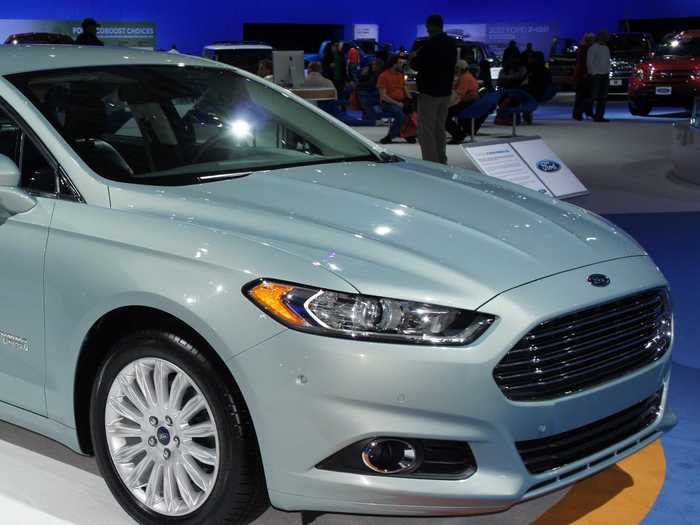 8. Ford Fusion & Ford Fusion HEV (tie)