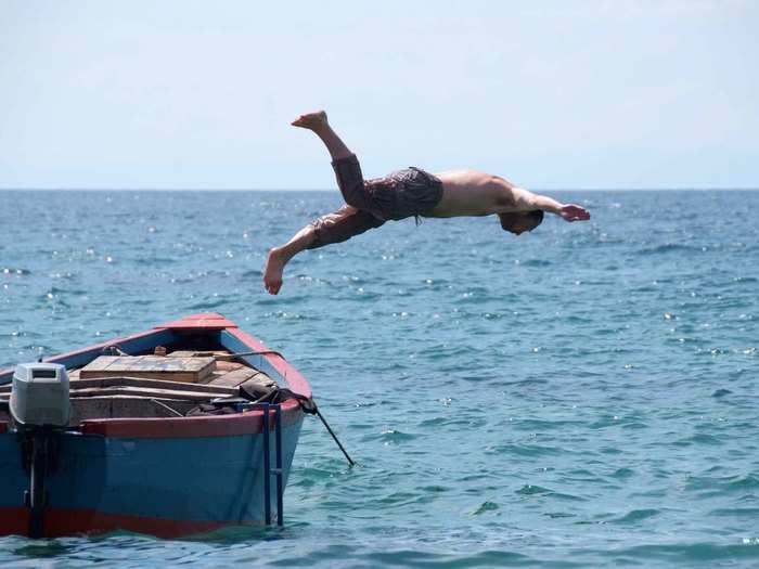 On Likoma Island, Alex learned to be an advanced scuba diver in Lake Malawi’s fresh water.