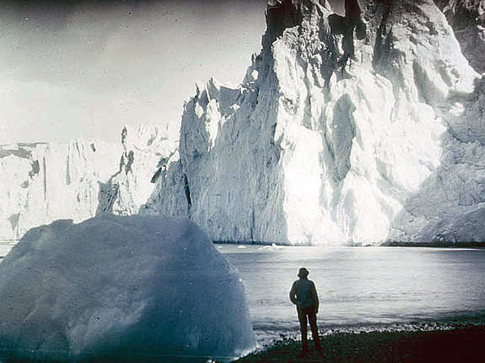 On Jan. 15, Endurance came to a glacier that formed a bay which appeared to be a good landing place.