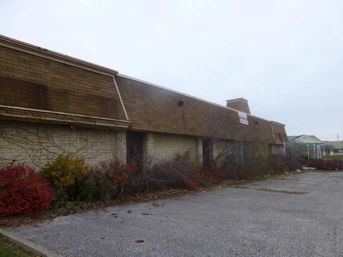 This abandoned Red Lobster is located just outside the mall.