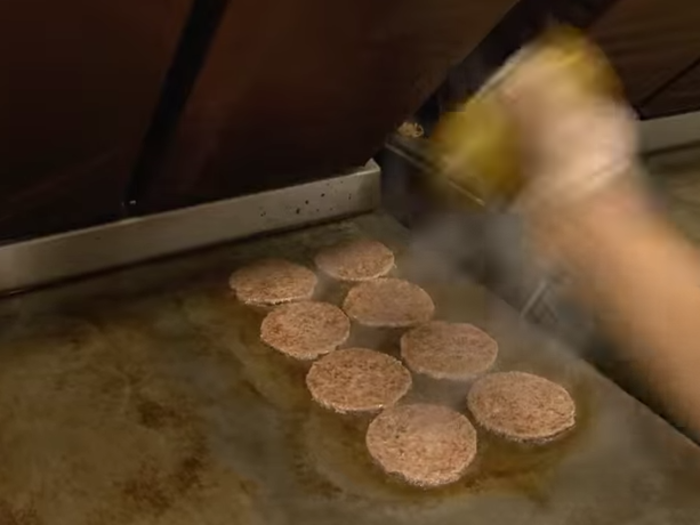 Afterwards, the patties are seasoned with salt and pepper.