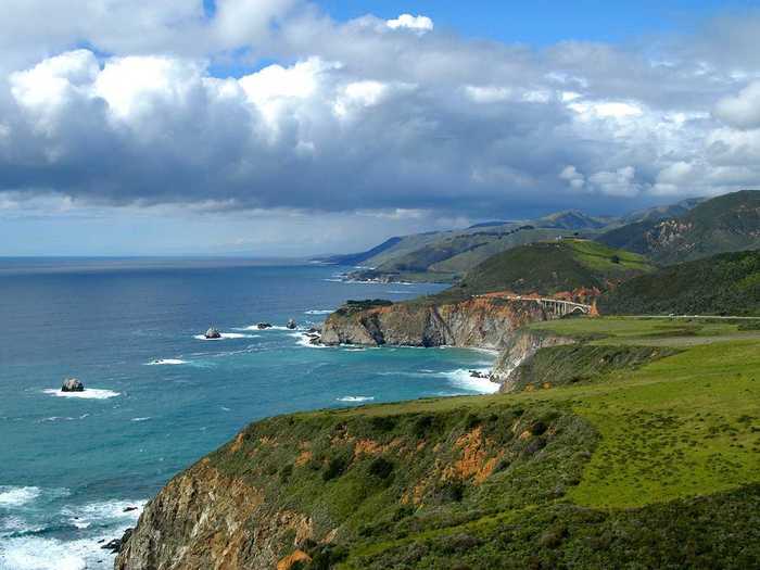 2. Big Sur on the central coast of California sits on the Santa Lucia Mountains, which rise sharply from the Pacific Ocean. The area