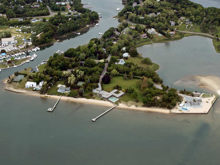 The view quickly went from urban to suburban. We flew along at about 1,500 feet, low enough to get a good look at the mansions of Long Island